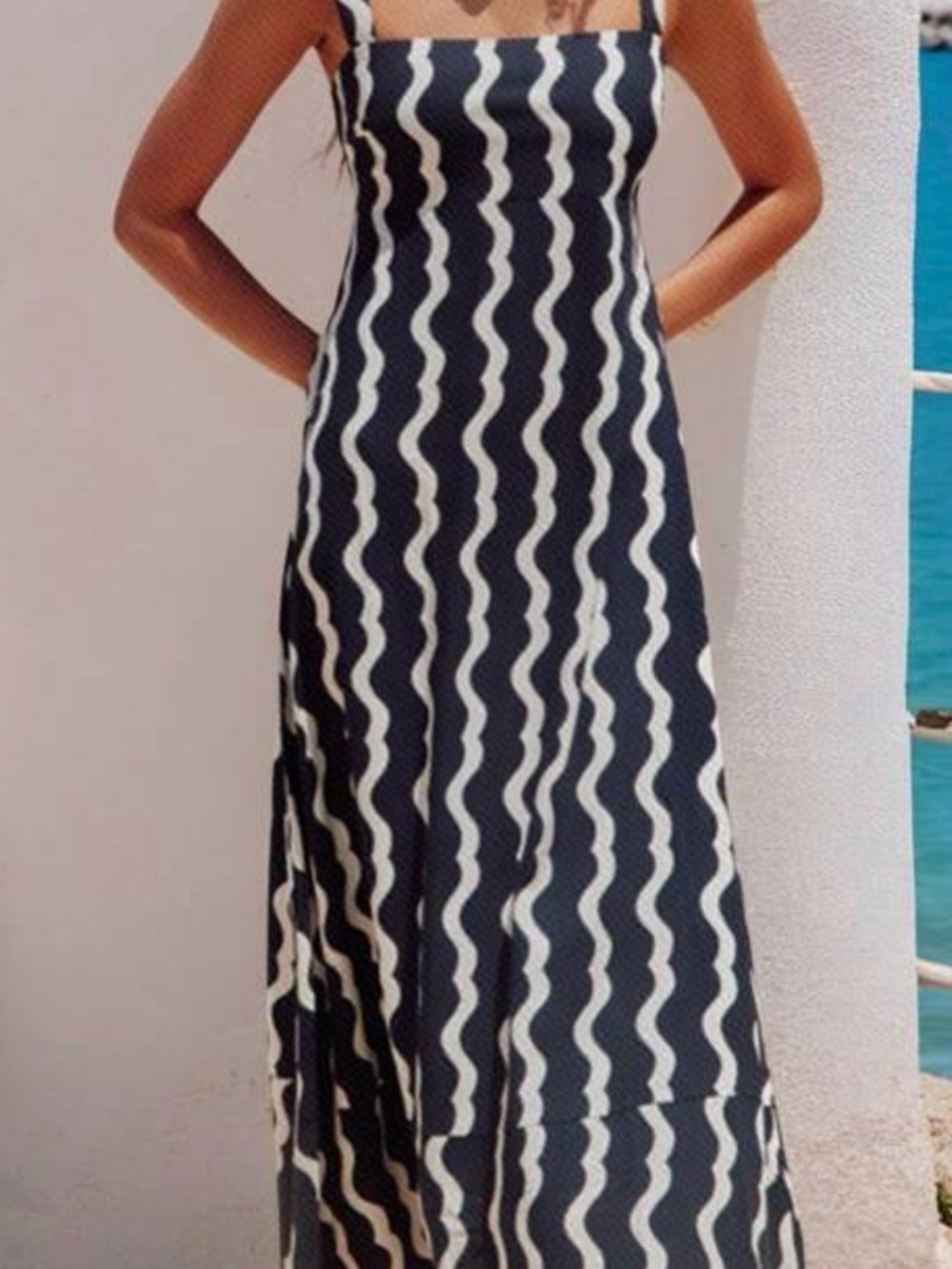 SHEIN Black and White Wavy Stripe Maxi Dress